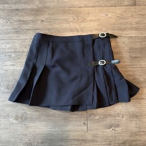 Brandy Melville pleated mini skirt